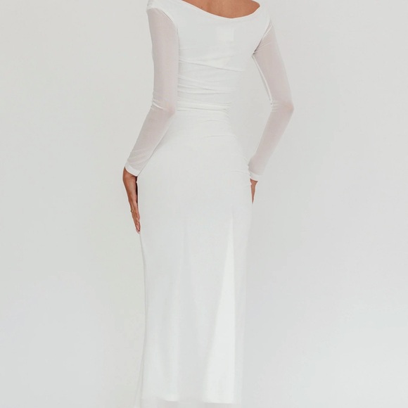 Selfie Leslie White Long Sleeve Dress - Picture 2 of 9